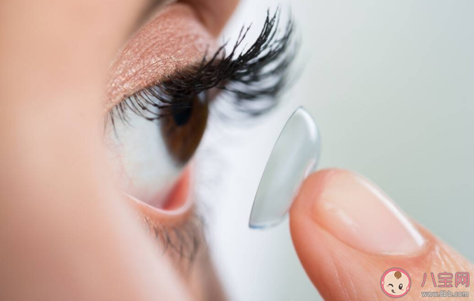 戴隐形眼镜眼干眼涩怎么办 可以戴隐形眼镜睡觉吗