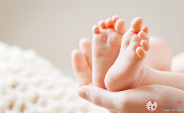 新生儿都是扁平足吗 孩子扁平足的原因有哪些