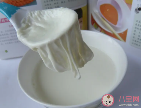 喝奶之前为什么要扔掉奶皮 奶皮可不可以给孩子吃