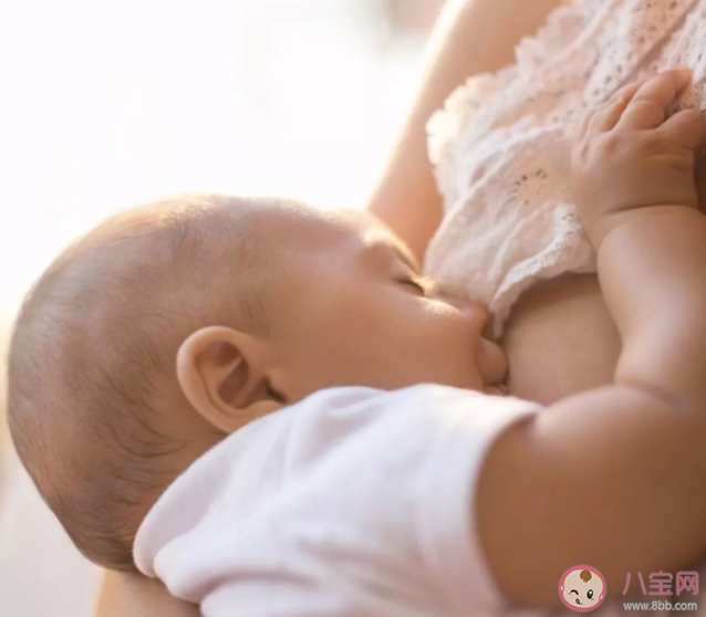 不同时期的母乳变化是什么 什么样的母乳对宝宝最好