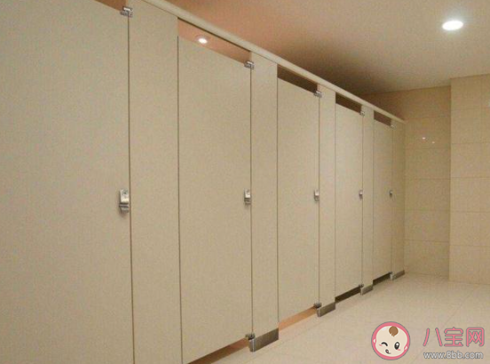 为何大多数厕所的门都向内开 厕所门向内开有什么说法