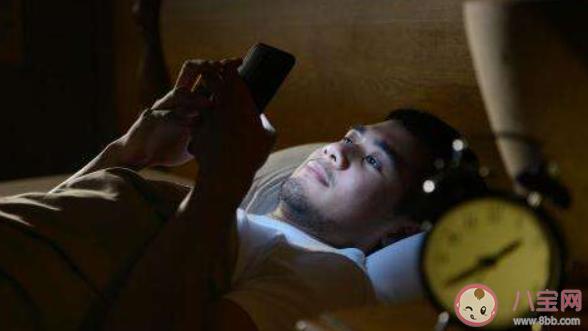 熬夜会使人变笨吗 熬夜后身体会发生哪些变化 熬夜会使人变笨吗 熬夜后身体会发生哪些变化