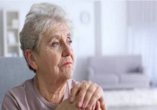 该不该主动提出给老人拍遗照 你会提前给家里的老人拍摄遗照吗