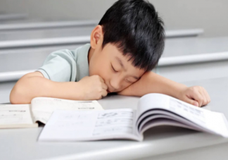孩子出现行为问题如何纠错 如何引导孩子在暑期养成好习惯