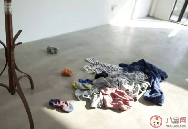 内衣和袜子可以一起洗吗 内衣和袜子哪个更脏