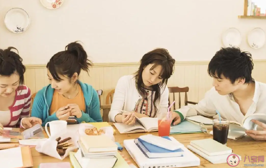 大学生活跟想象中有哪些不同 如何看待现实中的大学生活 大学生活跟想象中有哪些不同 如何看待现实中的大学生活