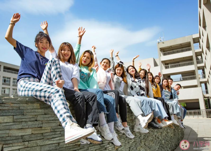 大学生活跟想象中有哪些不同 如何看待现实中的大学生活 大学生活跟想象中有哪些不同 如何看待现实中的大学生活