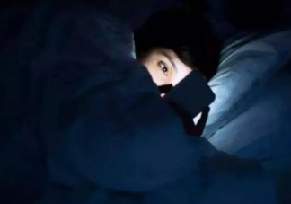 睡眠不足时会对身体造成哪些危害 长期睡眠不足会怎样