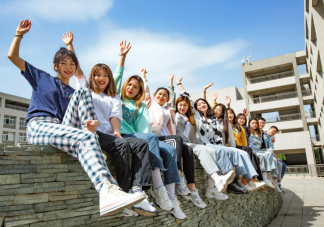 大学生活跟想象中有哪些不同 如何看待现实中的大学生活