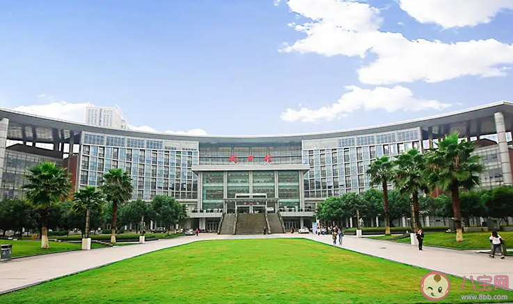 大学学的不是喜欢的专业怎么办 大学要不要转专业 大学学的不是喜欢的专业怎么办 大学要不要转专业