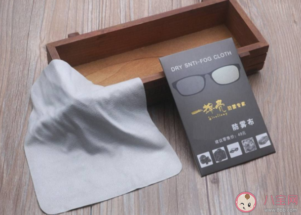 用眼镜布擦眼镜对镜片好吗 眼镜布真正的作用是什么