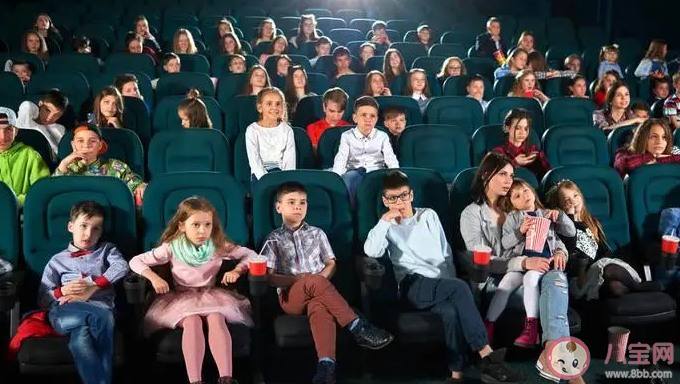带孩子看电影应不应该去专用包厢 电影院要提供儿童专用包厢吗 带孩子看电影应不应该去专用包厢 电影院要提供儿童专用包厢吗
