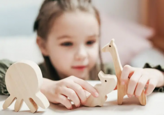 父母保护越多小孩共情能力越差吗 对孩子过度保护真的好吗