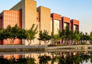 上大学就一定轻松了吗 大学的生活到底轻不轻松