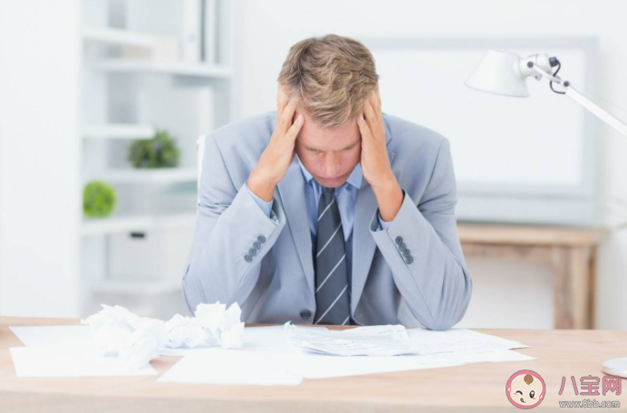 人们为什么对负面信息更感兴趣 如何缓解负面新闻焦虑症 人们为什么对负面信息更感兴趣 如何缓解负面新闻焦虑症