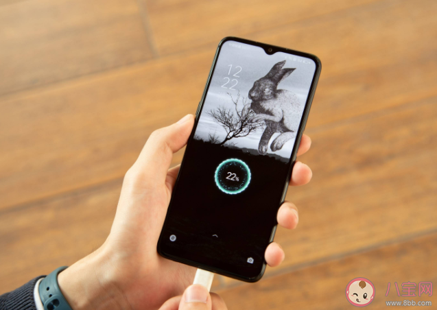 研究称暴露于蓝光会加速衰老 手机蓝光会影响睡眠吗 研究称暴露于蓝光会加速衰老 手机蓝光会影响睡眠吗