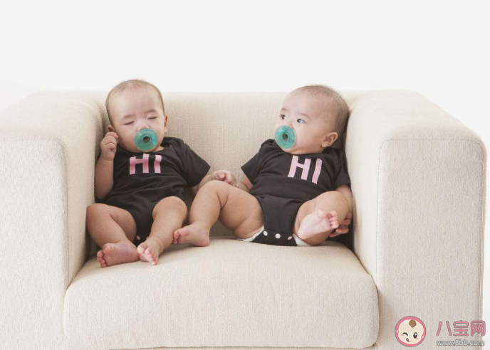 双胞胎在妈妈肚子里是如何相处的 怀双胞胎注意事项