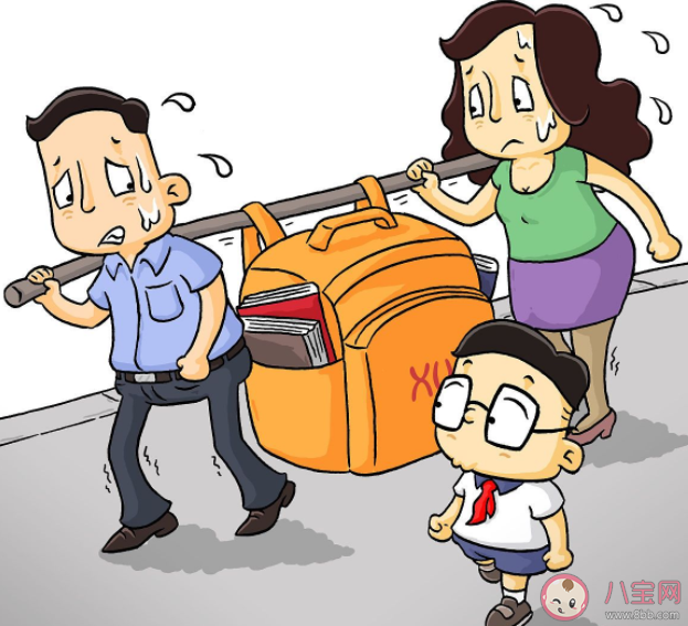 家长该不该替孩子背书包 为什么争议这么大