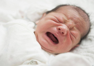 白噪音对新生儿哭闹有用吗 新生儿哭闹要考虑哪几点