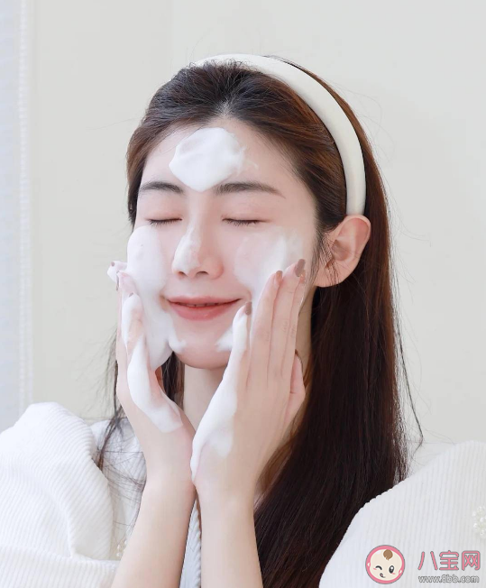 网上很火的精简护肤真的有用吗 精简护肤步骤是什么 网上很火的精简护肤真的有用吗 精简护肤步骤是什么