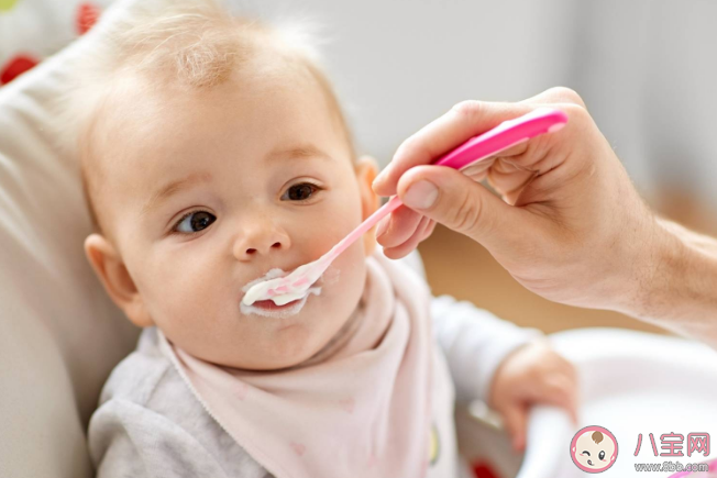 鸡蛋白过敏和牛奶蛋白过敏一样吗 宝宝食物过敏辅食怎么添加