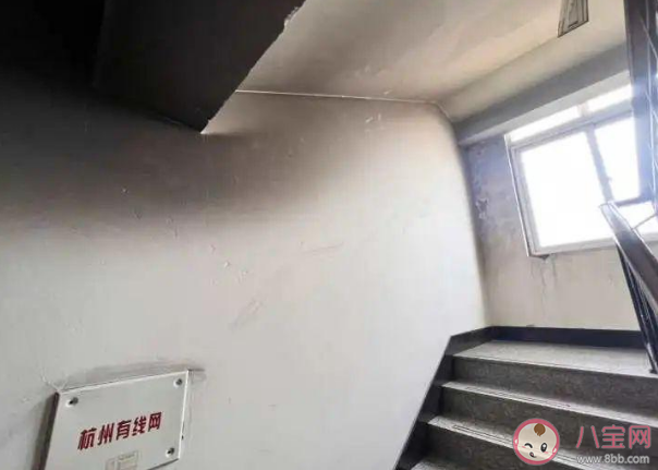 千万学区房起火租客未赔还起诉房东是怎么回事 出租房里着火房东要承担责任吗
