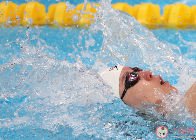 为什么游泳时会嘴唇发紫 游泳有哪些需要注意的 为什么游泳时会嘴唇发紫 游泳有哪些需要注意的