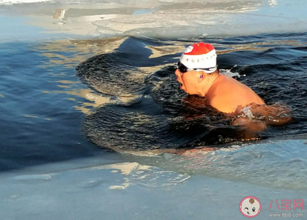 冬季室内游泳需要注意什么 在冬季游泳对身体好吗