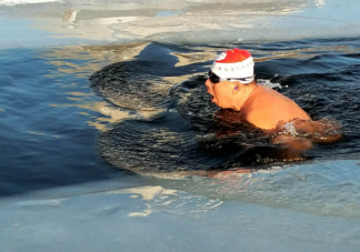 冬季室内游泳需要注意什么 在冬季游泳对身体好吗