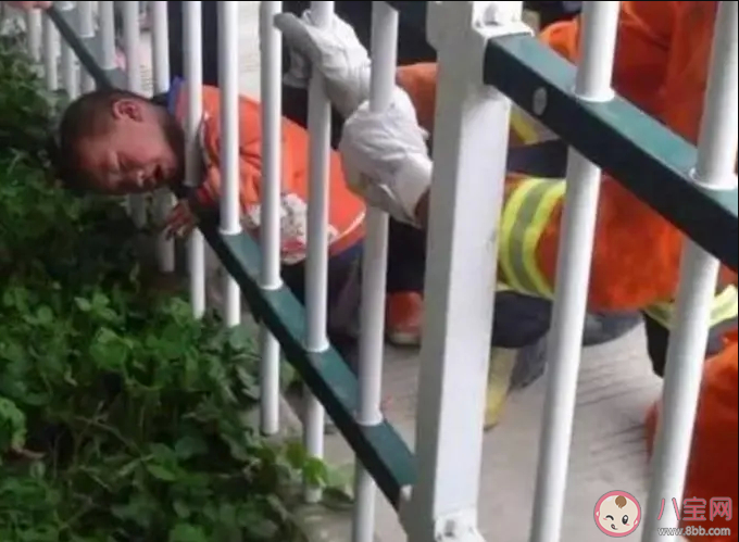 小朋友对洞洞的执念有多大 孩子被洞洞卡住怎么办