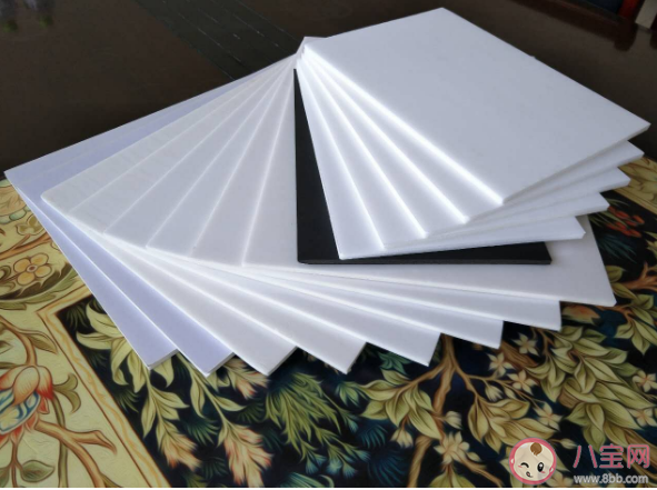 邻居称孩子喜欢留纸条拿走KT板 如何看待这个行为