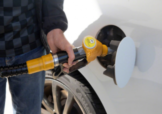 成品油价或迎年内第八次下调 影响油价的因素有哪些