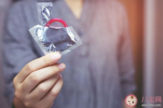 妈妈在初三儿子书包发现拆封避孕套 如何让孩子正确认识性