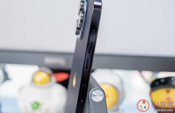 iphoneSE4售价有望控制在3000是真的吗 iPhone SE4外观沿用XR的设计你会买吗 iphoneSE4售价有望控制在3000是真的吗 iPhone SE4外观沿用XR的设计你会买吗