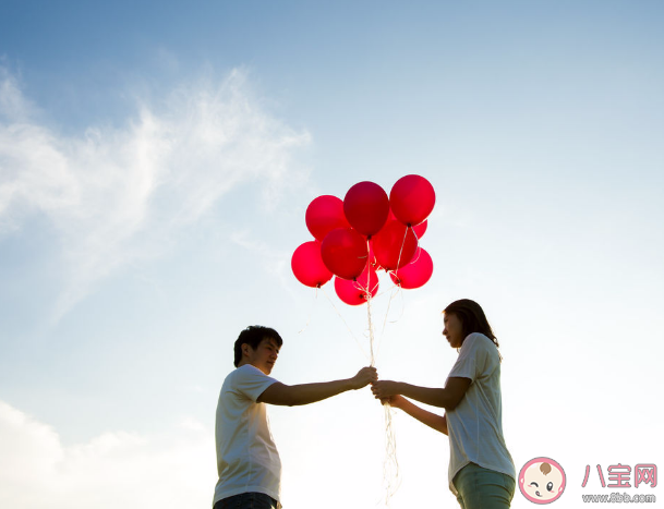 感兴趣是爱情的开始吗 怎么看一个人对你感不感兴趣 感兴趣是爱情的开始吗 怎么看一个人对你感不感兴趣