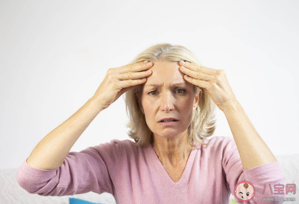 偏头痛发病高峰年龄是多少岁 偏头痛分为哪几个阶段
