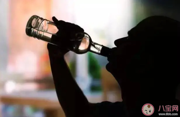 为什么服用布洛芬前后千万不要喝酒 服用布洛芬要注意什么