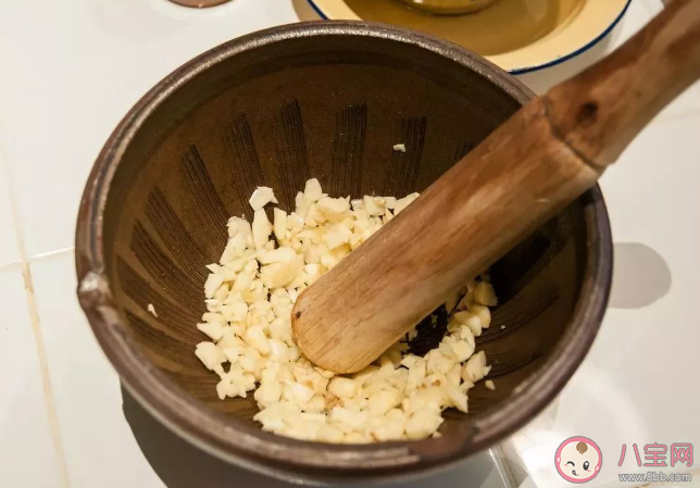 蒜泥放一段时间会变绿这是因为什么 蚂蚁庄园12月13日答案 蒜泥放一段时间会变绿这是因为什么 蚂蚁庄园12月13日答案