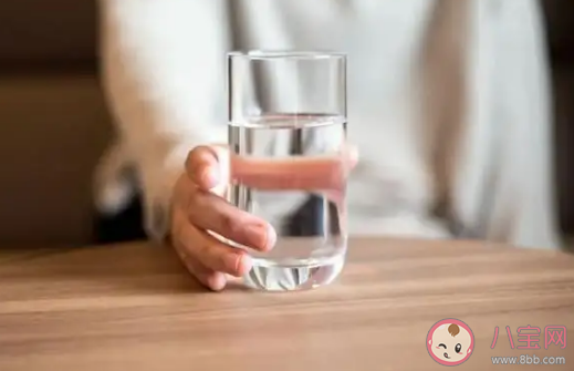 新冠阳性多喝水多睡觉管用吗 多喝水有什么好处 新冠阳性多喝水多睡觉管用吗 多喝水有什么好处