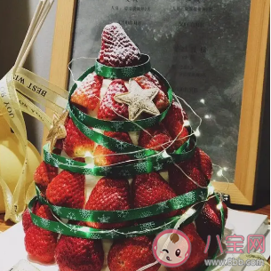 顾客买49.9元草莓塔全是绿色草莓是怎么回事 草莓为什么这么贵 顾客买49.9元草莓塔全是绿色草莓是怎么回事 草莓为什么这么贵