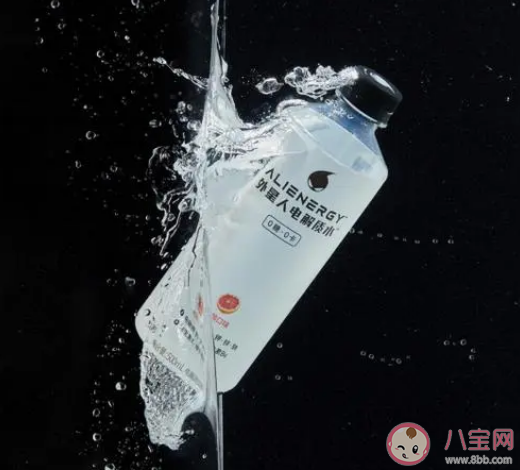 专家提醒别拿电解质水当水喝 为什么电解质水不能当水喝 专家提醒别拿电解质水当水喝 为什么电解质水不能当水喝