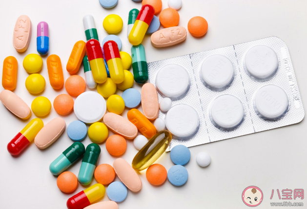 女子混吃7种感冒止咳药全身长满脓疱是怎么回事 多种药物混吃有什么危害