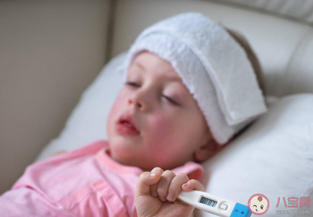 新冠发烧后捂被发汗可行吗 发烧盖住被子捂汗就能退烧吗