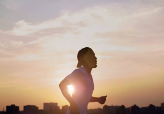 研究称锻炼越多感染新冠症状越轻 新冠康复后可以立即运动吗