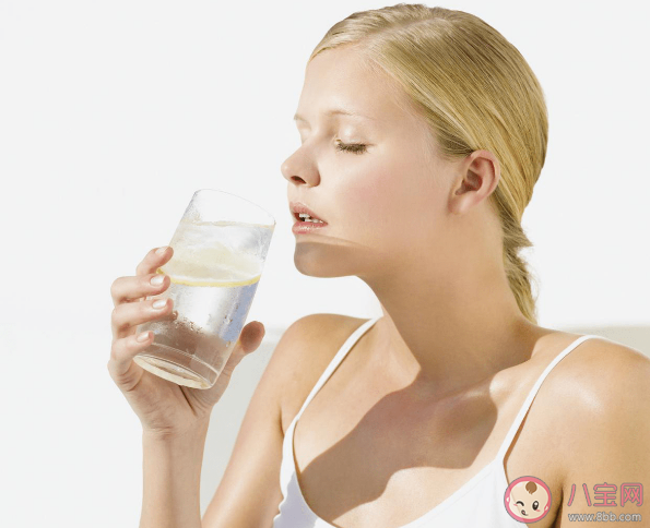 吃哪些药要少喝水 发烧如何正确喝水