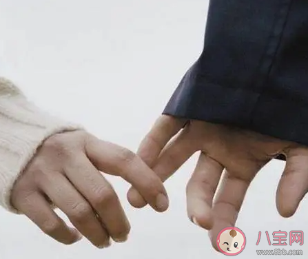 为什么劝情侣不要轻易拉黑 怎样看待情侣互相拉黑 为什么劝情侣不要轻易拉黑 怎样看待情侣互相拉黑