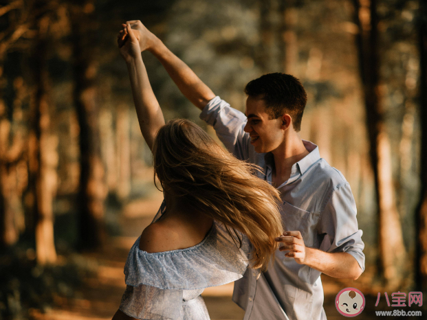 频繁聊天会发展为喜欢吗 感情中聊天有多重要 频繁聊天会发展为喜欢吗 感情中聊天有多重要