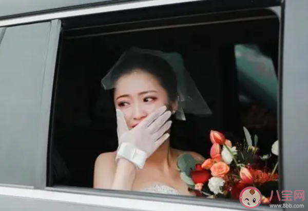 新郎接亲时淡定嗑瓜子迎新娘 接亲时都有哪些注意事项 新郎接亲时淡定嗑瓜子迎新娘 接亲时都有哪些注意事项