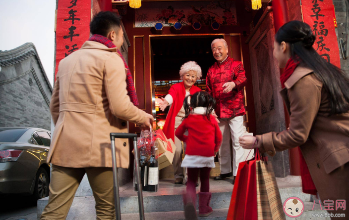 女子被骗回婆家过年高速抢方向盘是怎么回事 过年是回婆家还是回娘家 女子被骗回婆家过年高速抢方向盘是怎么回事 过年是回婆家还是回娘家