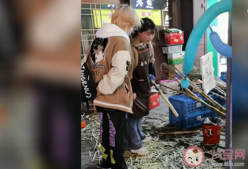 女生寒假兼职削甘蔗累到绷不住是真的吗 大学生寒假可以找哪些兼职